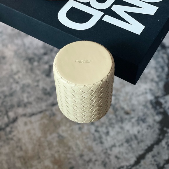 BOTTEGA VENETA- 
INTRECCIATO LEATHER PENCIL HOLDER (AUTHENTIC) - Picture 4 of 5